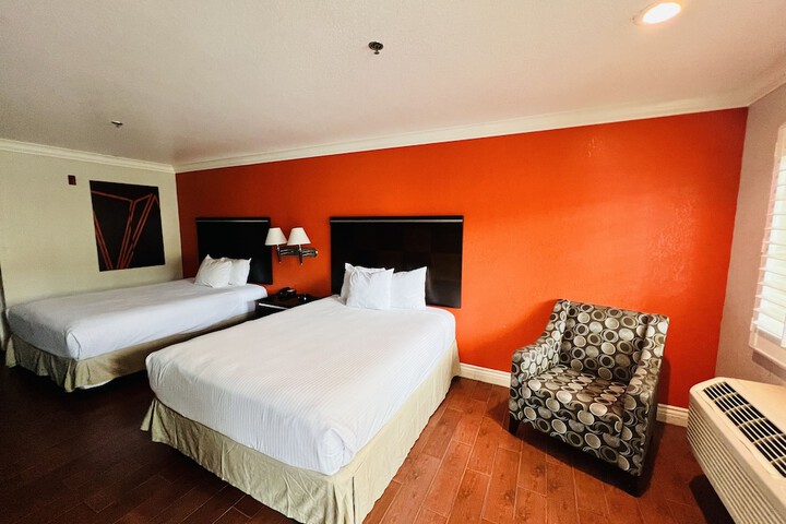 Room 32 of 62