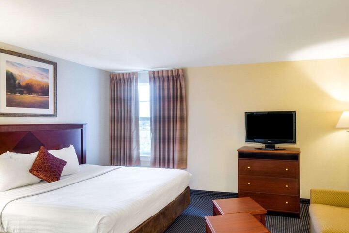 Room 10 of 26