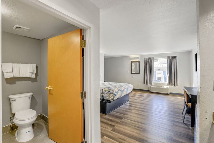 Room 14 of 33