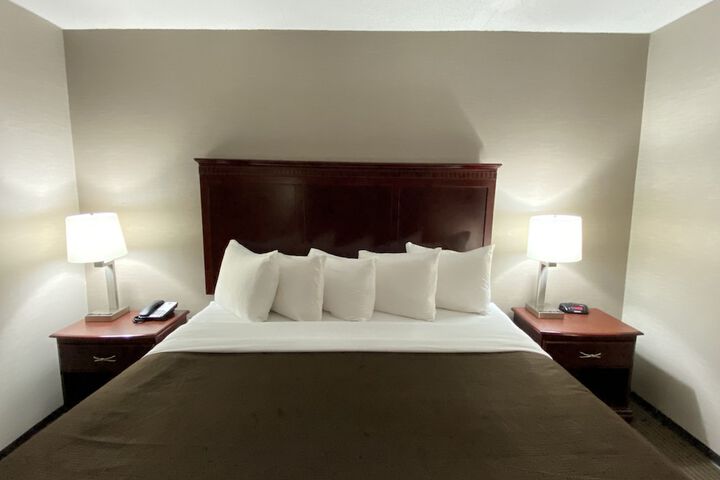 Room 62 of 82