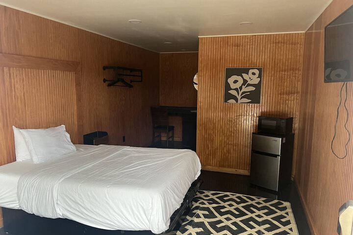 Room 16 of 25