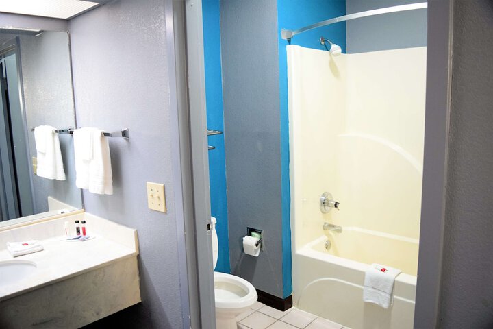 Room 14 of 32