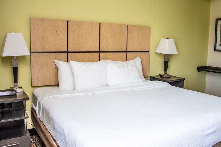 Room 42 of 60