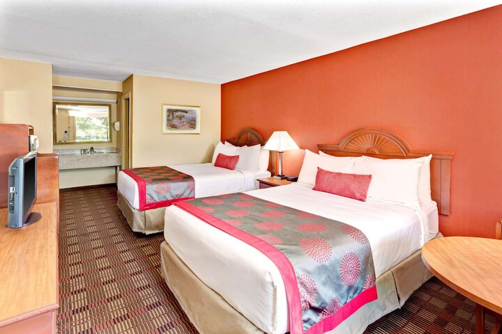 Room 12 of 20
