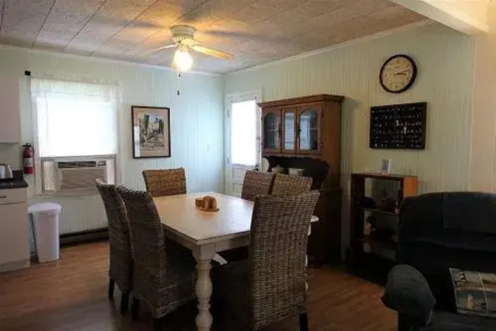 Enochs Hideaway Home