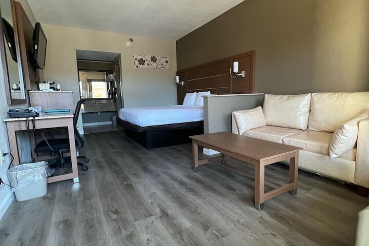Room 20 of 36