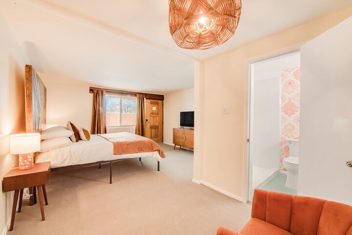 Room 41 of 46