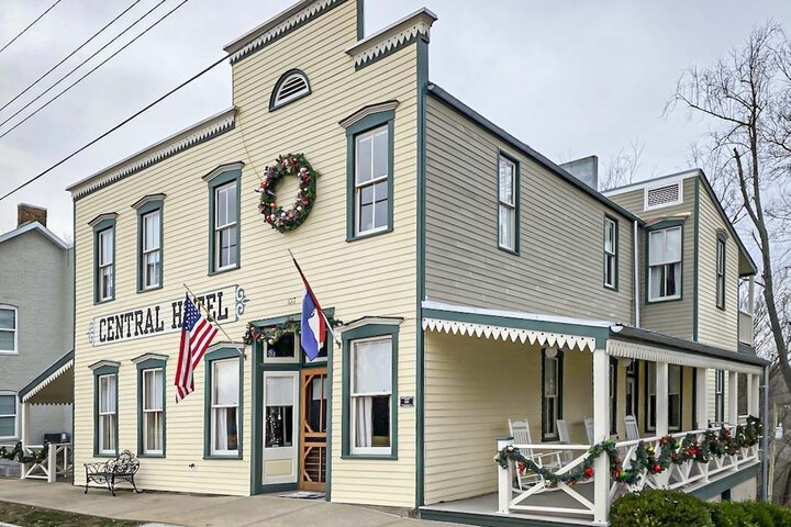 Central Hotel