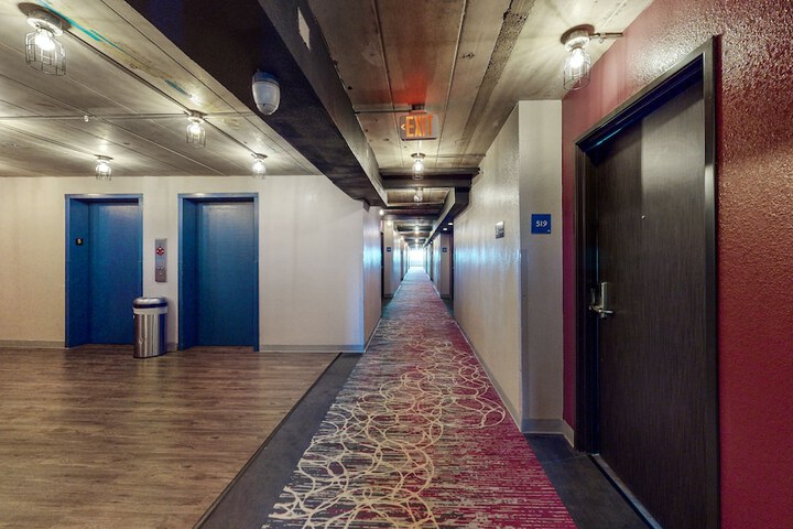 Ballroom/Hall 104 of 110