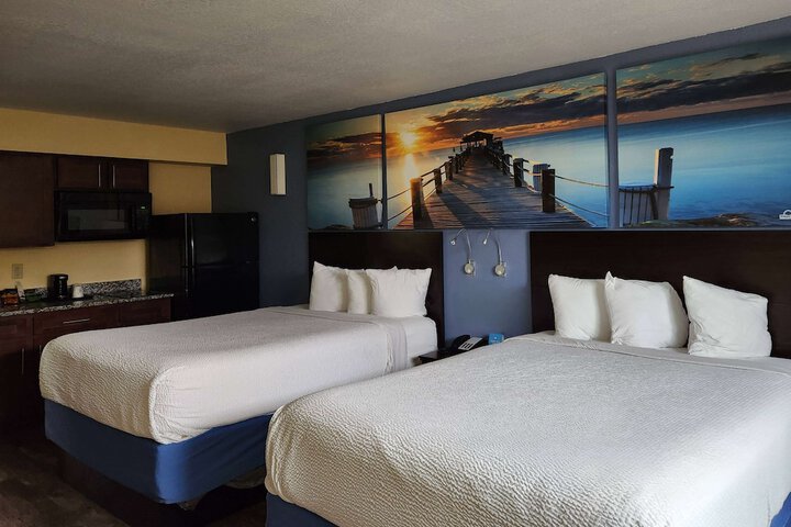 Room 9 of 42