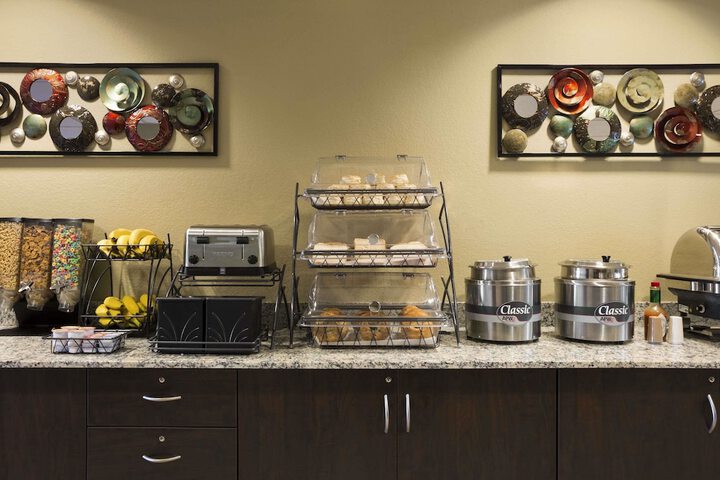 Microtel Inn & Suites by Wyndham Carrollton
