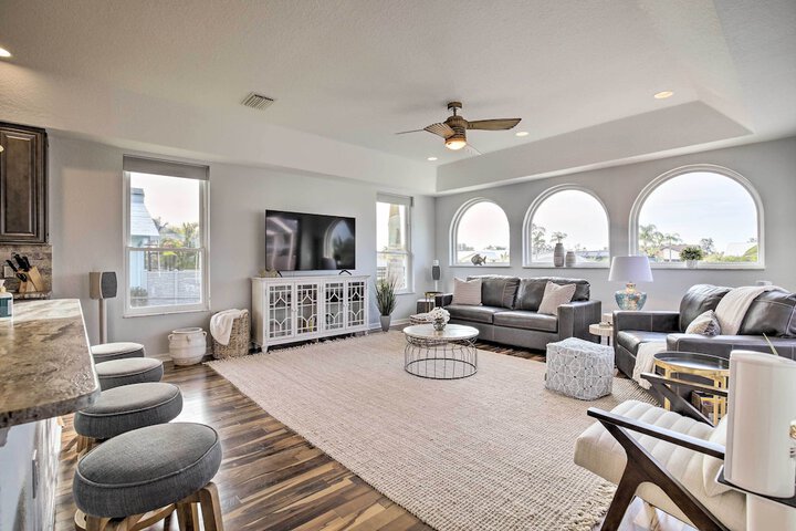 Heated Pool / spa & Dock: Apollo Beach Home on Canal