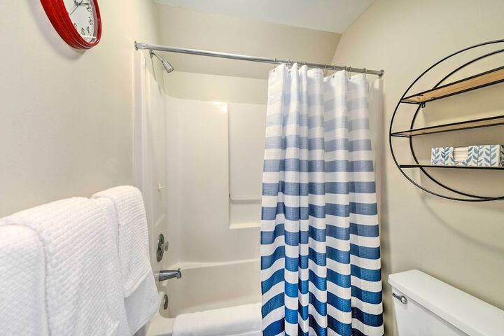Brigantine Condo w / Beach Access & Pool Views