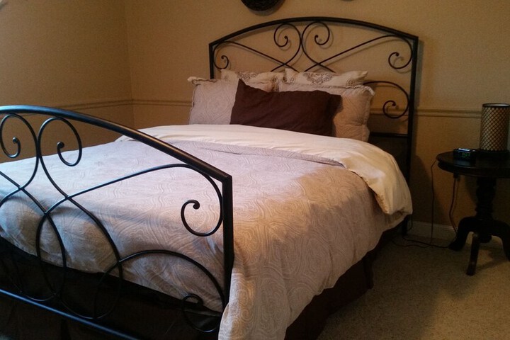 Room 30 of 41