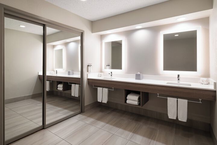 Holiday Inn Express Sheboygan-Kohler by IHG