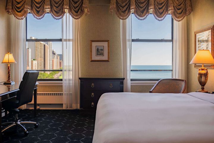 Room 52 of 100