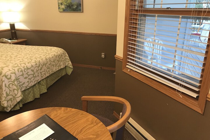 Room 43 of 157