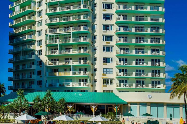 Sea View Hotel Bal Harbour, on the Ocean