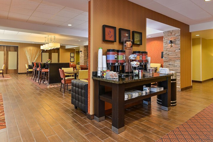 Hampton Inn Clinton IA