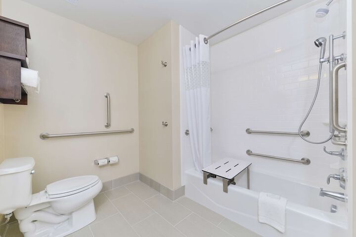 Hampton Inn & Suites Des Moines Downtown