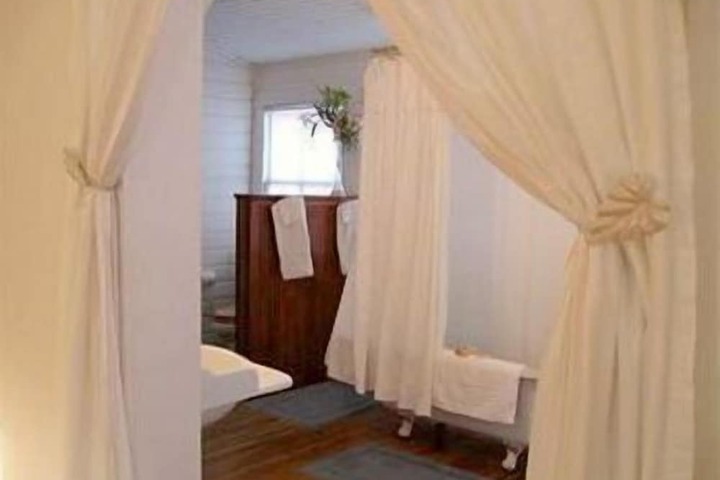 Room 8 of 17