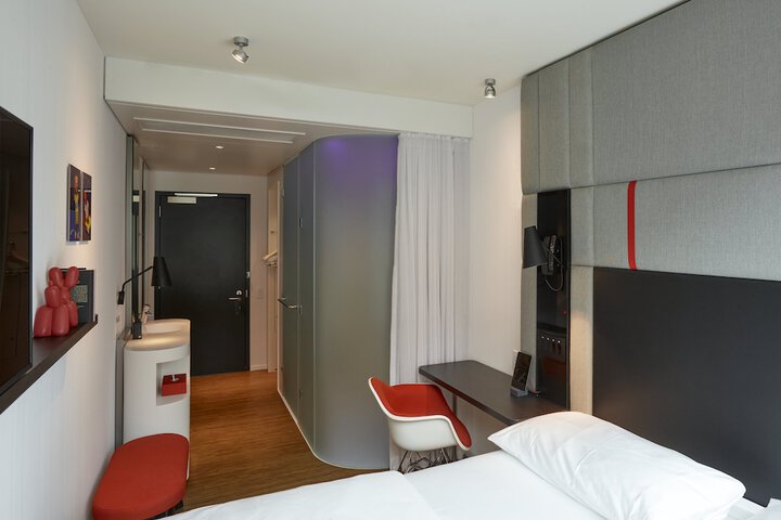 Room 35 of 51