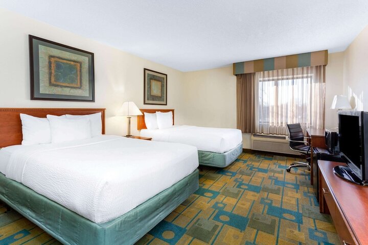 Room 10 of 29