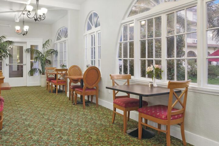 Crystal Bay Historic Hotel
