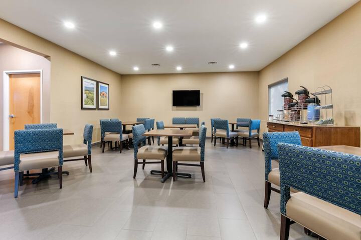Comfort Suites Batesville