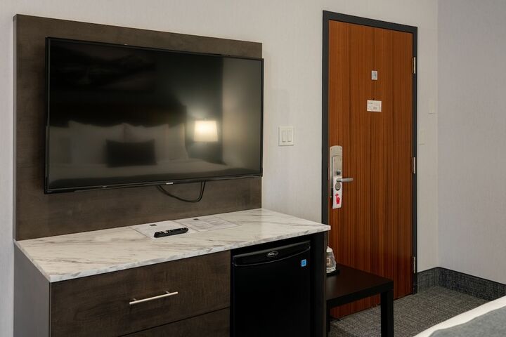 Room 18 of 60