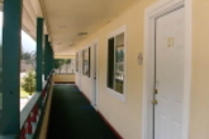 Room 33 of 99