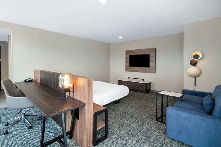 Room 12 of 33