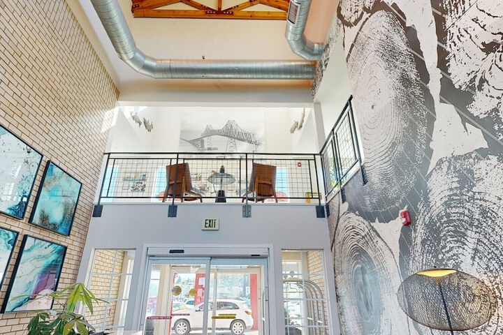 Hotel Interior 39 of 138
