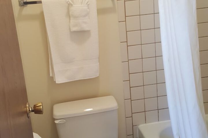 Room 9 of 19