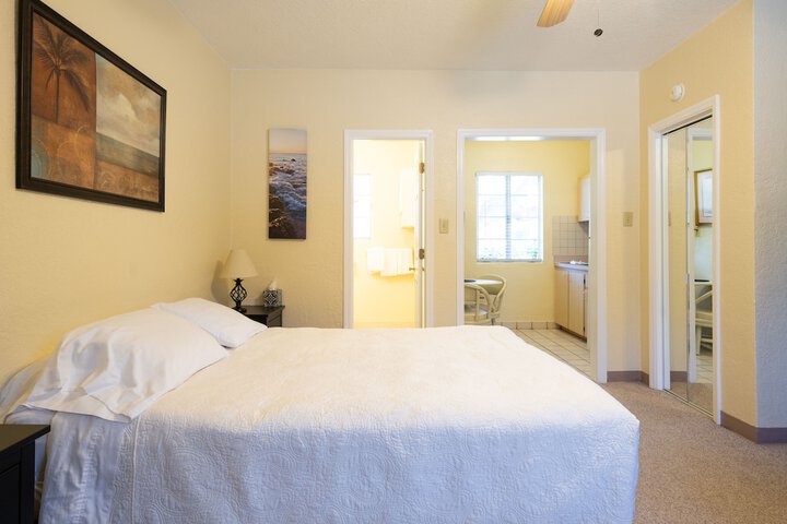 Mar Bay Motel & Suites