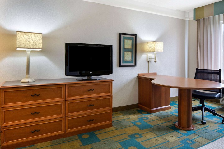 Room 22 of 32
