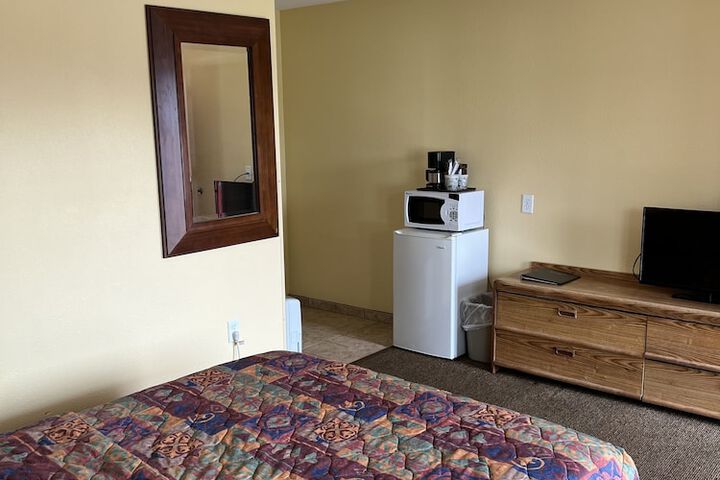 Room 272 of 443