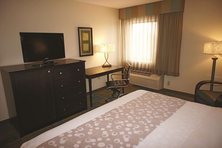 Room 10 of 30
