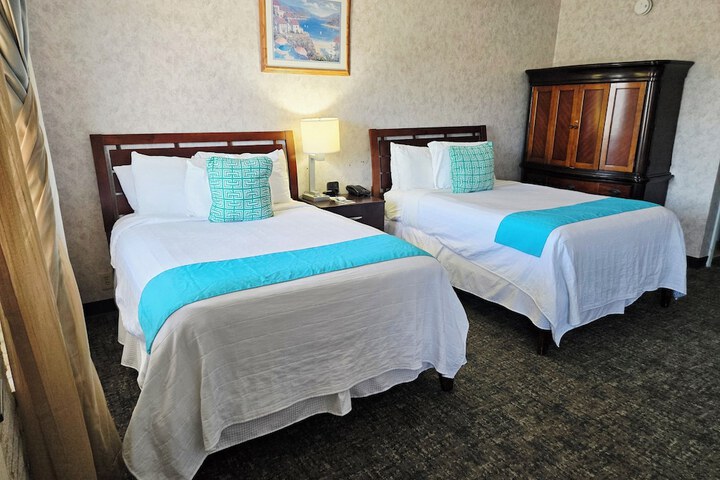 Gaidos Seaside Inn