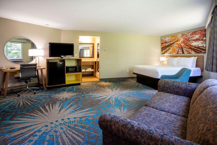 Room 35 of 63