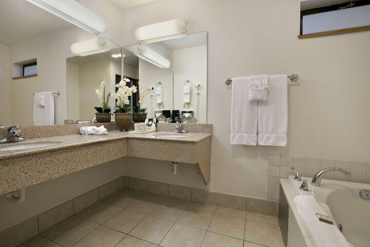 Baymont by Wyndham Seattle / Kirkland WA