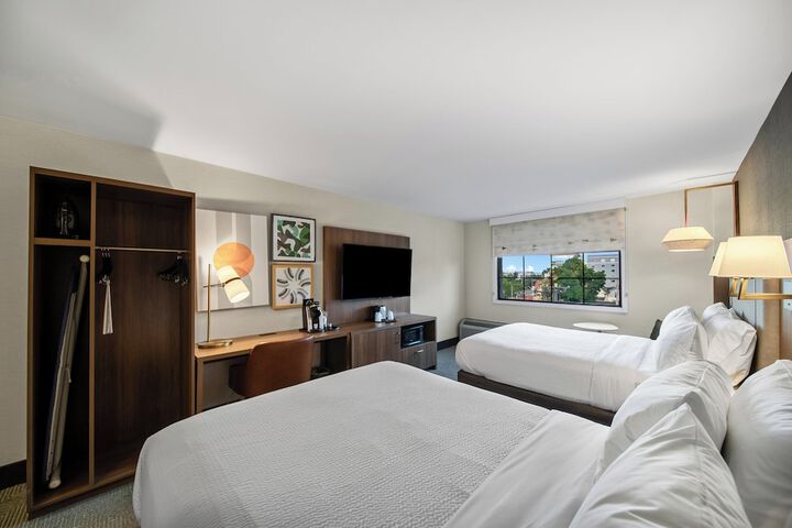 Holiday Inn Niagara Falls State Park Entry by IHG