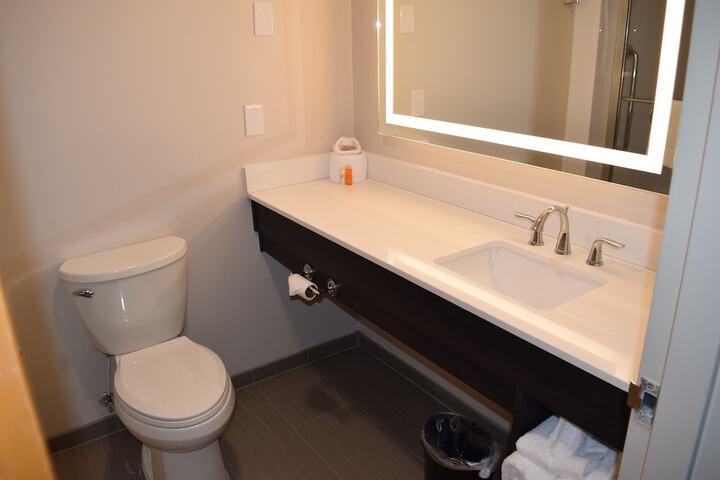 Room 11 of 26