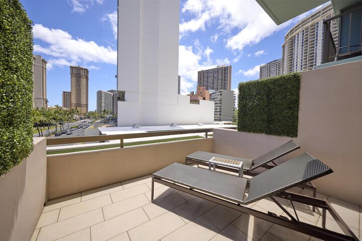 DoubleTree by Hilton Hotel Alana - Waikiki Beach