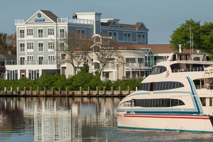 Hyannis Harbor Hotel