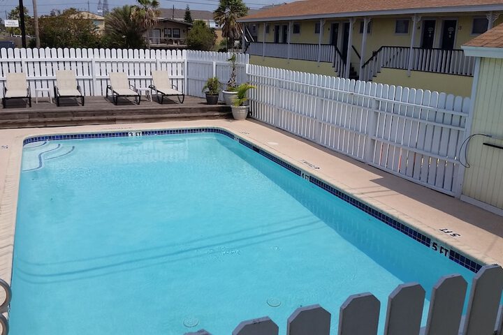Pool 12 of 49