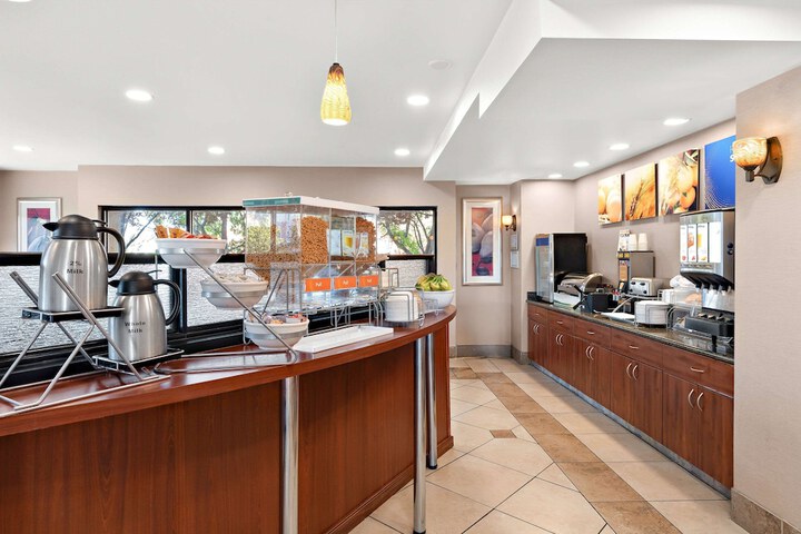 Comfort Suites Vacaville-Napa Valley Area