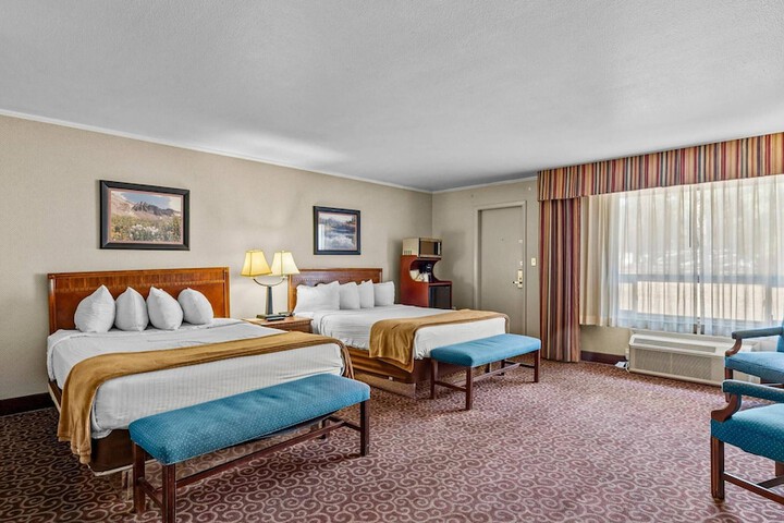 Red Arrow Inn & Suites a Travelodge by Wyndham