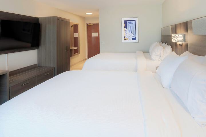 Holiday Inn Express Hotel & Suites Fort Atkinson by IHG