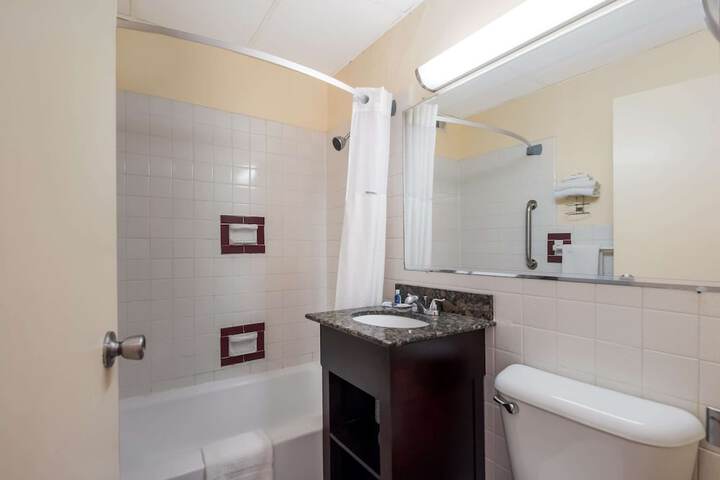 Room 20 of 36